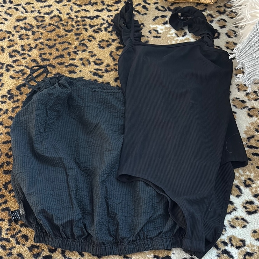 ASTER THE LABLE Black shortsleeve and LELIS BODY SUIT XSMALL/SMALL